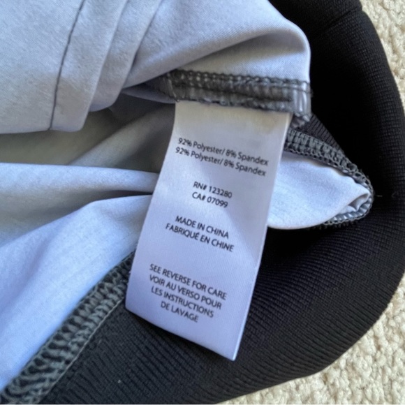 TRAVIS Mathews  MENS 1/2 zip Jacket/PULLOVER. Size Large. - Picture 5 of 5